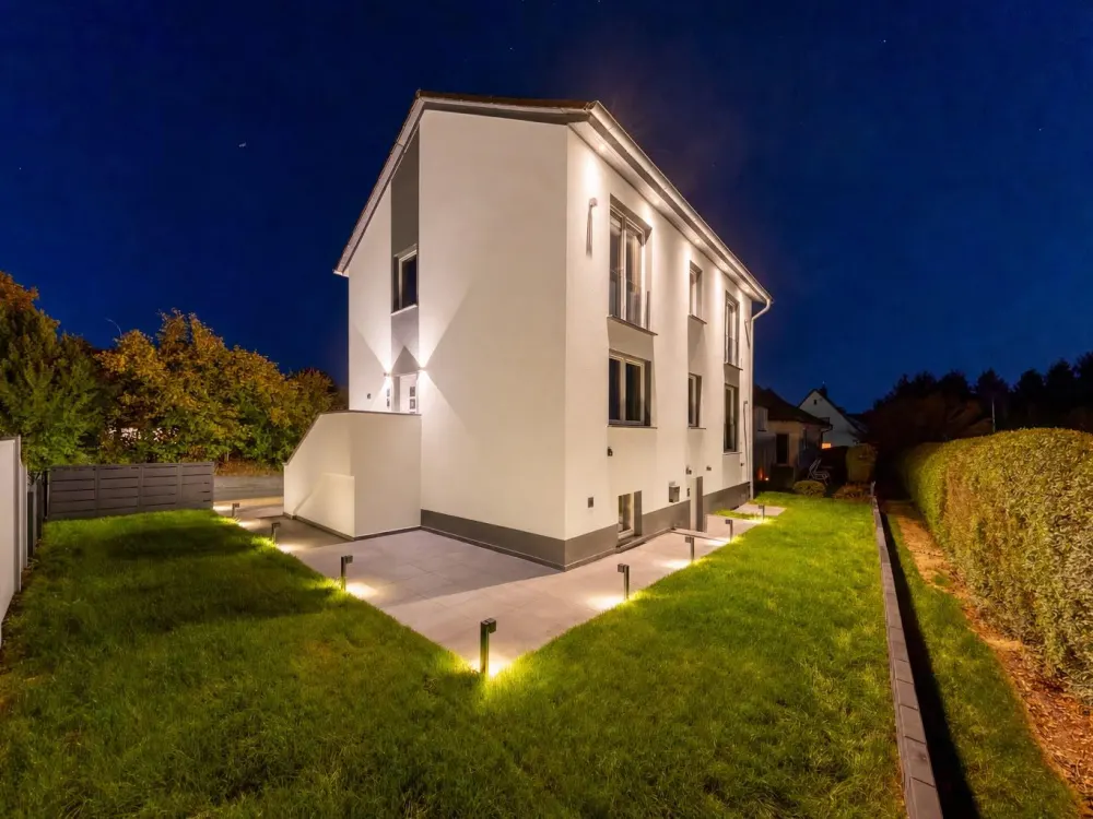 Beautiful, Completely Renovated Luxury Rental Apartment