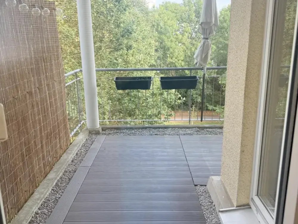 Bright and Cozy 3-Room Apartment with Balcony and Fitted Kitchen in Hürth-Efferen
