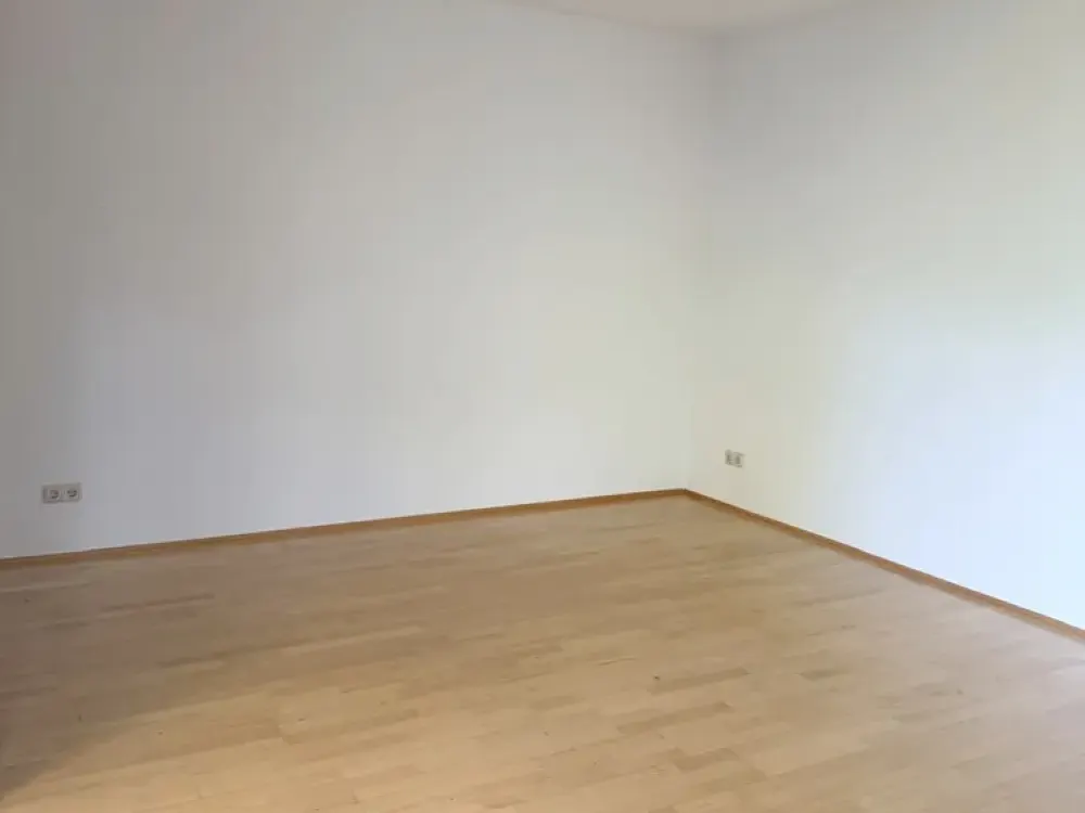Bright and Cozy 3-Room Apartment with Balcony and Fitted Kitchen in Hürth-Efferen