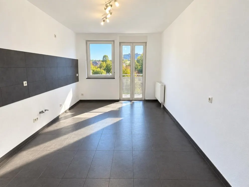2-Room Apartment with Balcony, 56 m² in Saarbrücken Lebacherstr.