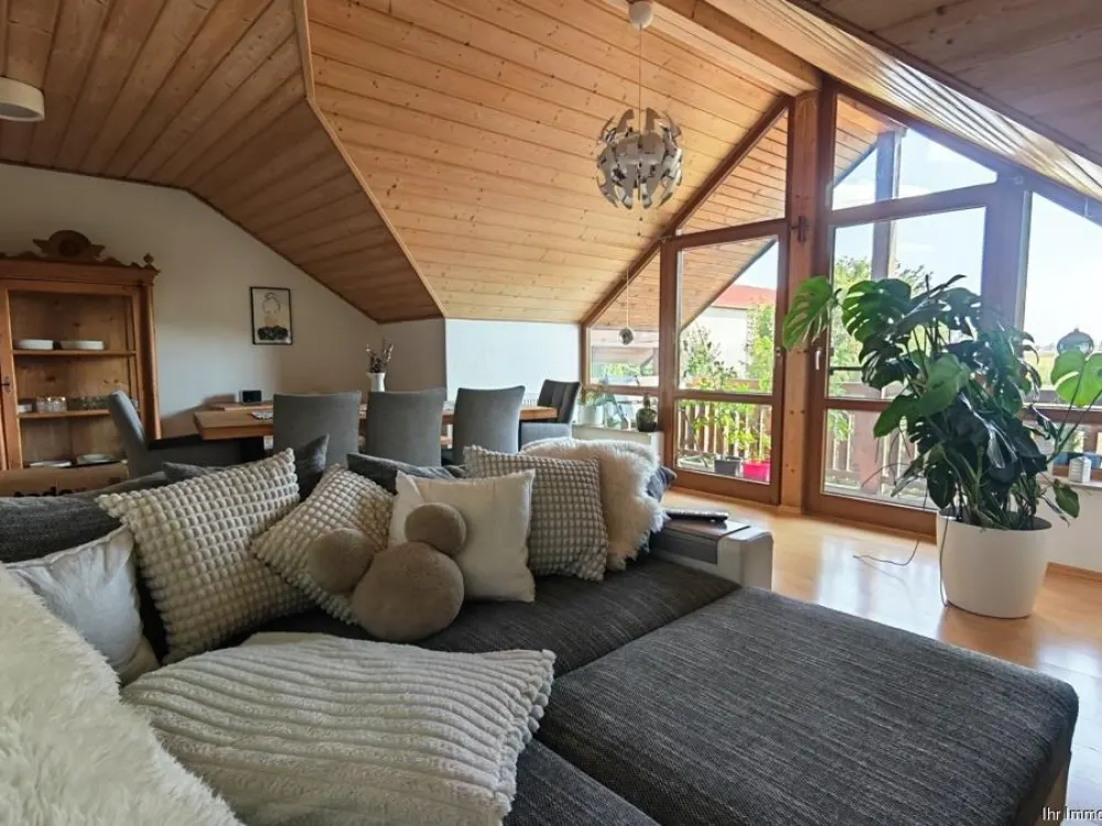 2-Room Attic Apartment with South-Facing Balcony in Pleß