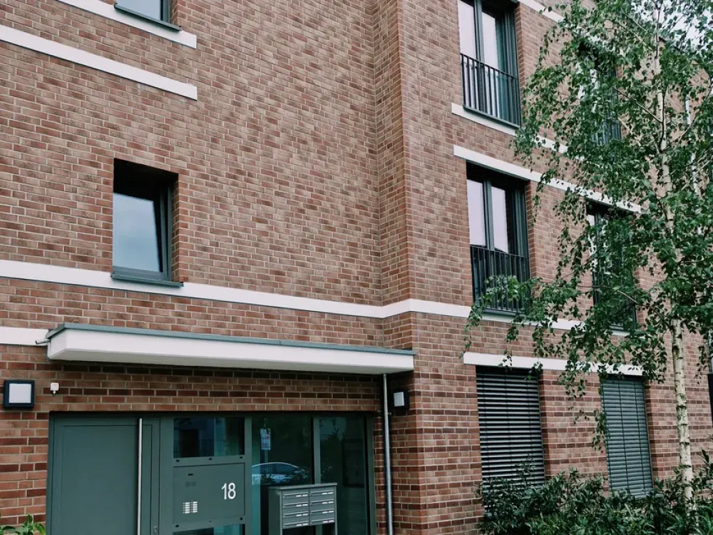 Charlottes Garten: New 4-Room Apartment with Garden and Underground Parking