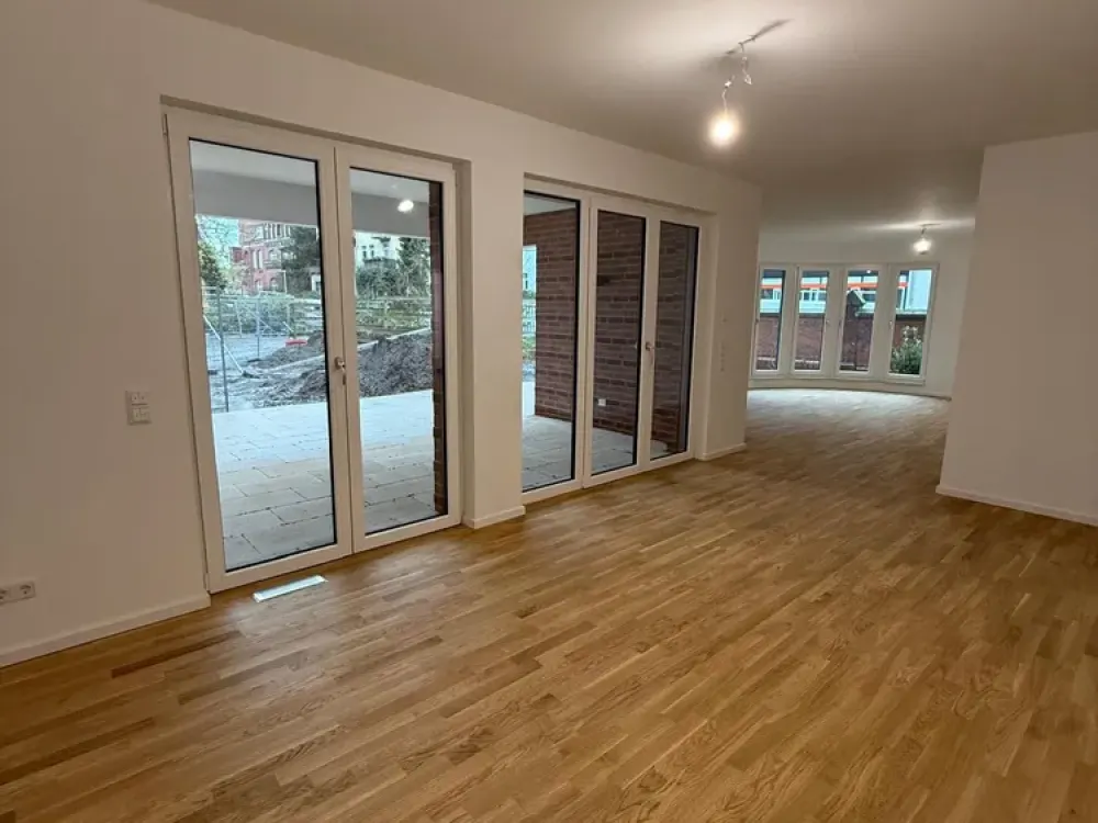 Charlottes Garten: New 4-Room Apartment with Garden and Underground Parking