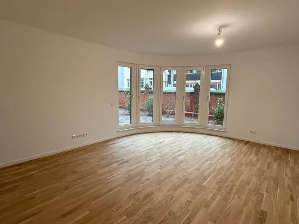 Charlottes Garten: New 4-Room Apartment with Garden and Underground Parking
