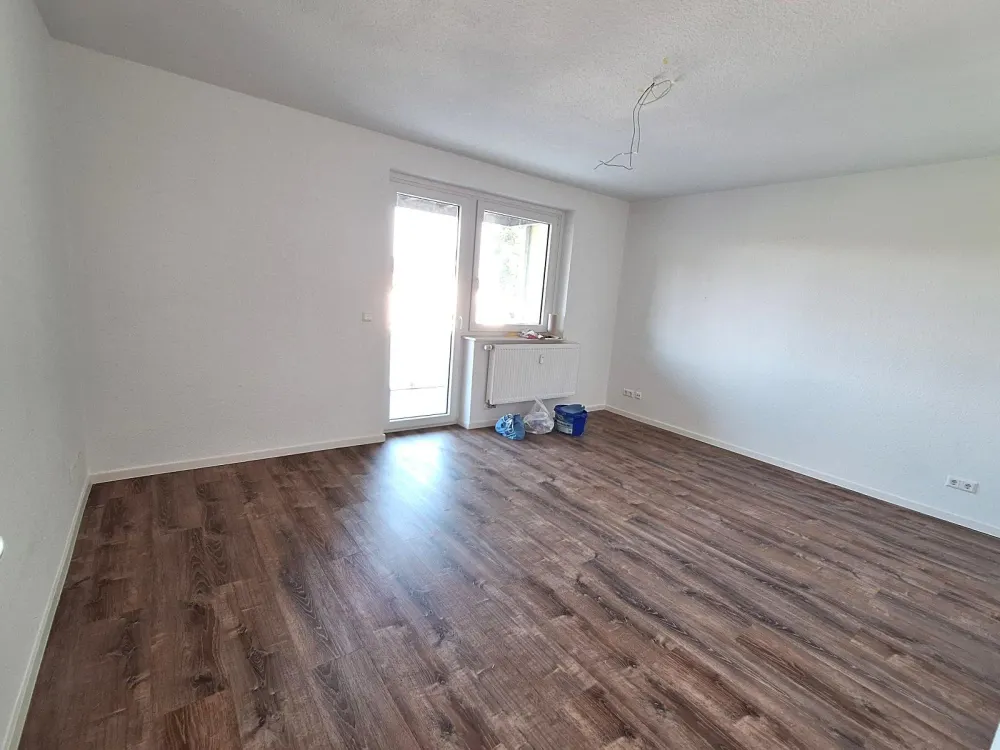 Altgbs./Kastanienpl., 1st floor, 3 rooms, 99 sqm, large balcony, central location