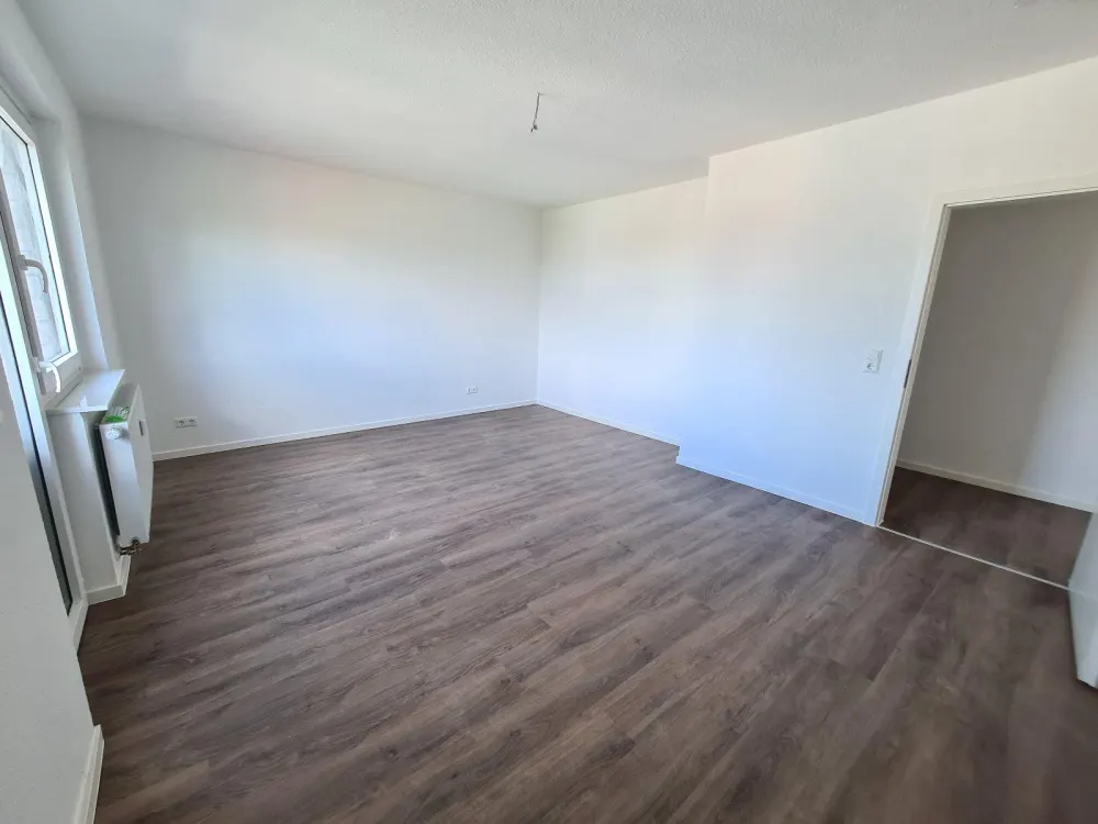 Altgbs./Kastanienpl., 1st floor, 3 rooms, 99 sqm, large balcony, central location
