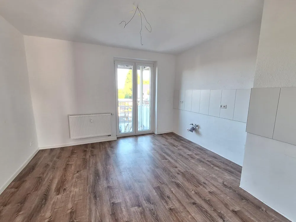 Altgbs./Kastanienpl., 1st floor, 3 rooms, 99 sqm, large balcony, central location