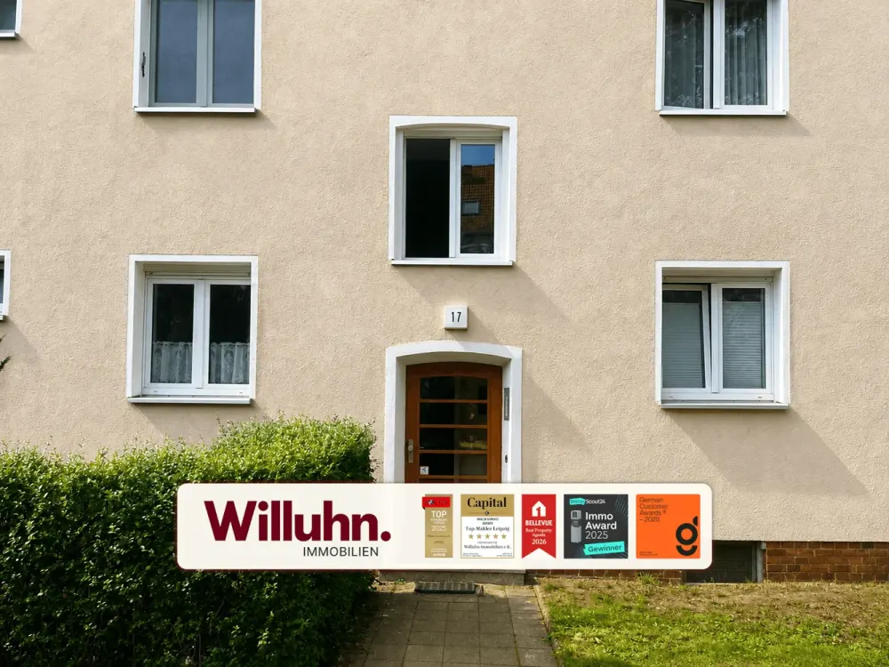 Quiet Living with a Cozy Atmosphere: Well-Maintained 2-Room Apartment with Daylight Bathroom and Separate Kitchen