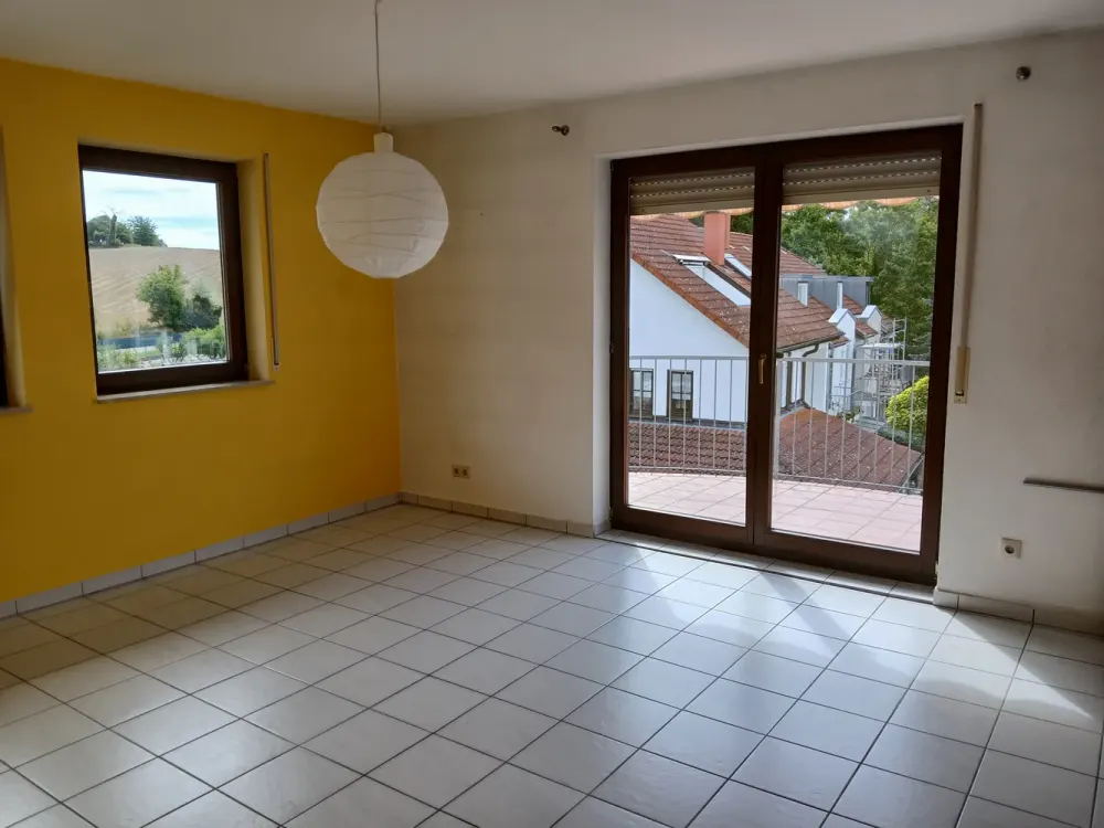 Bright 3-Room Apartment in Bruchsal with View of Greenery