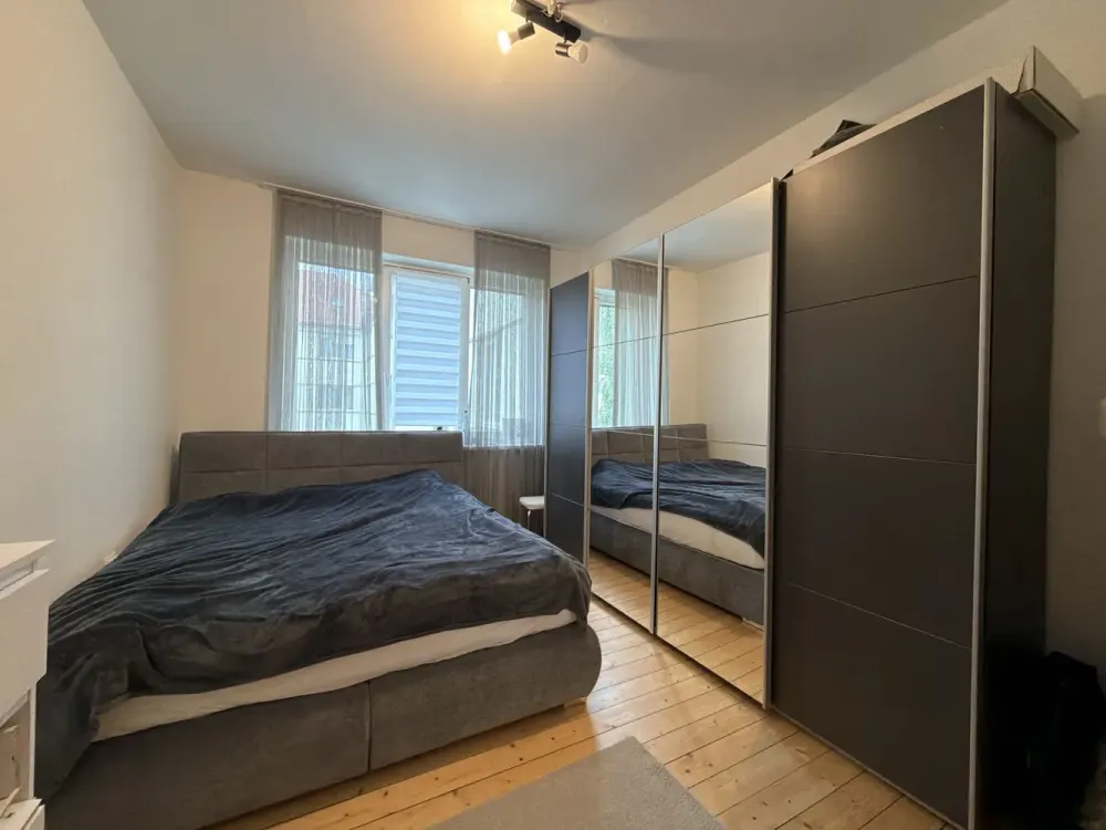Beautiful Old Building 3-Room Apartment with Balcony