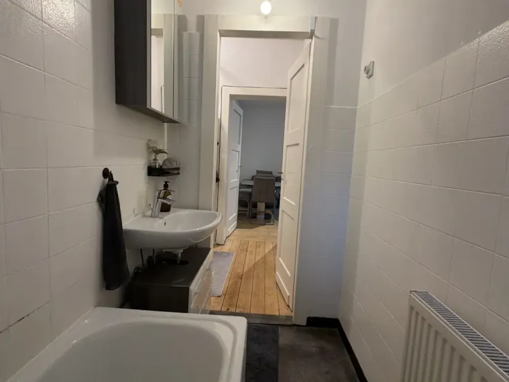 Beautiful Old Building 3-Room Apartment with Balcony