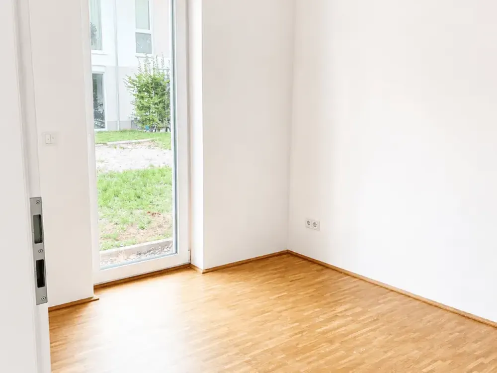 Attractive 3-Room Apartment with Terrace and Fitted Kitchen
