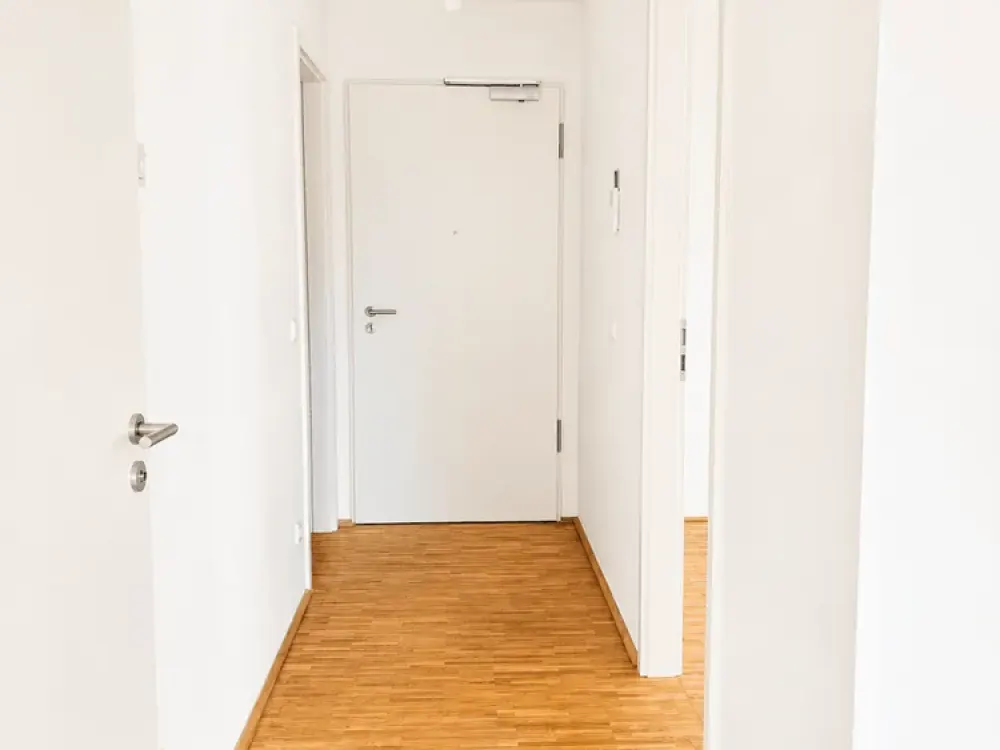 Attractive 3-Room Apartment with Terrace and Fitted Kitchen