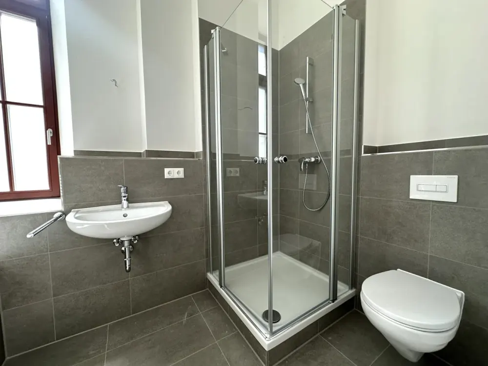 Central & Stylish, 3-Room Apartment with Loggia in Renovated Old Building | Optional with Fitted Kitchen