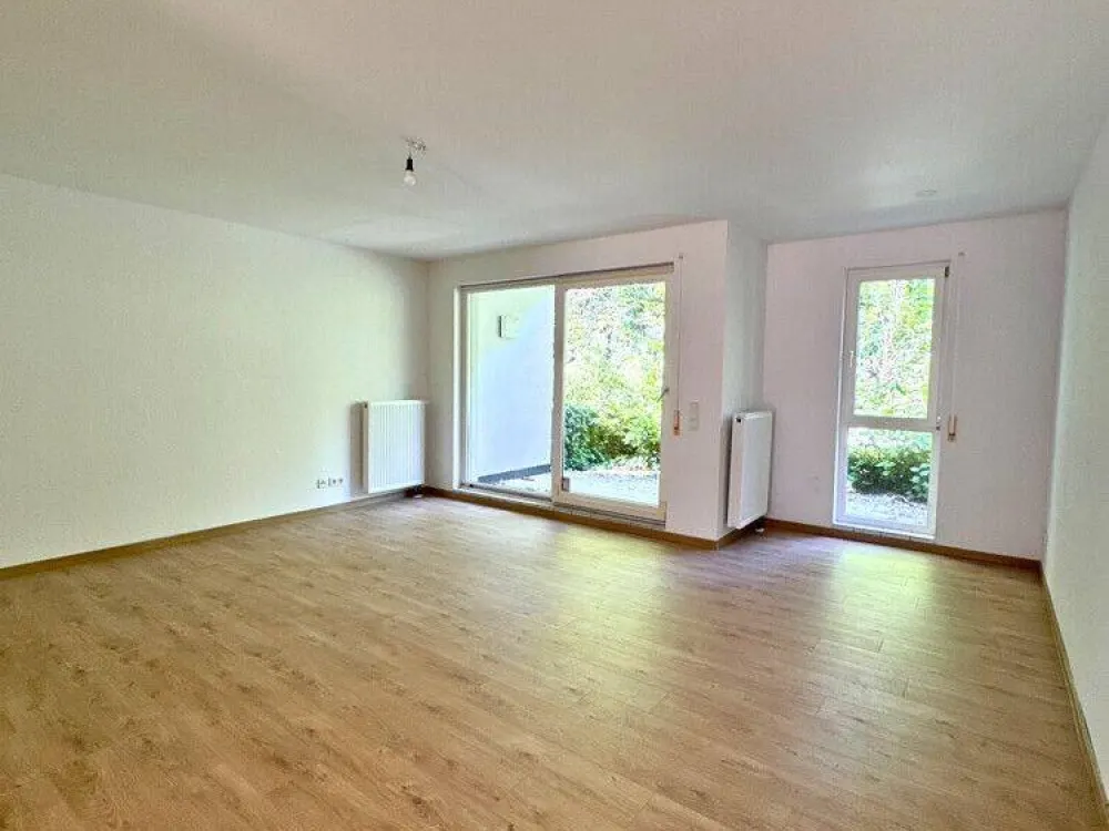 Erstbezug - Sanierte 2-ZKB Erdgeschosswohnung in zentraler Lage