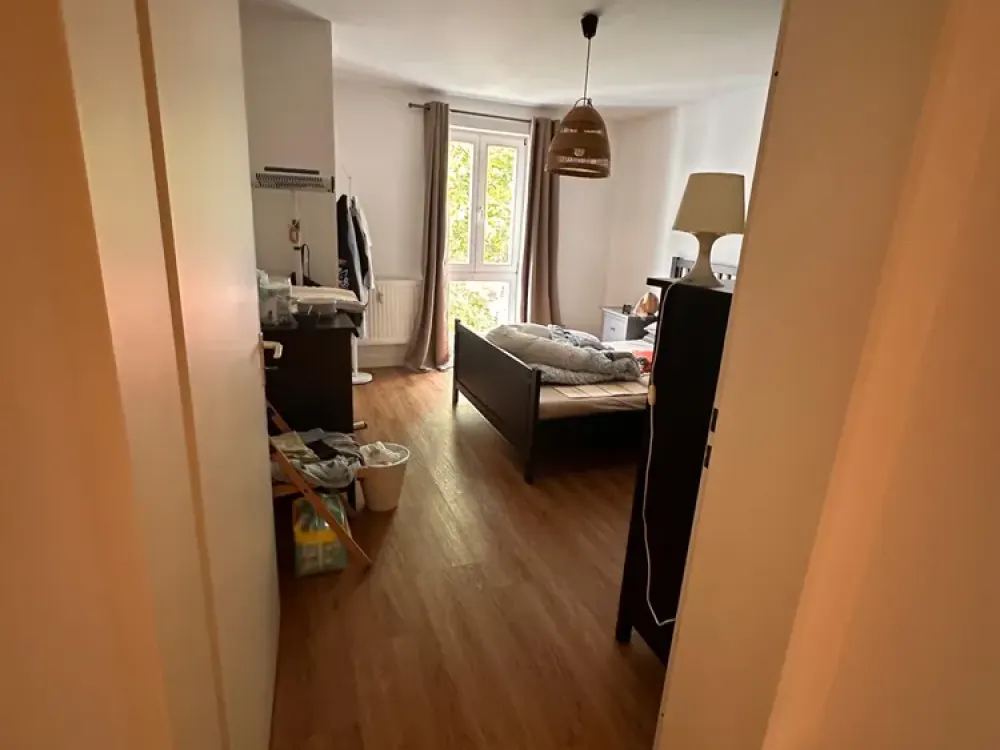 Bright modern city apartment with balcony, only 5 minutes to the city center