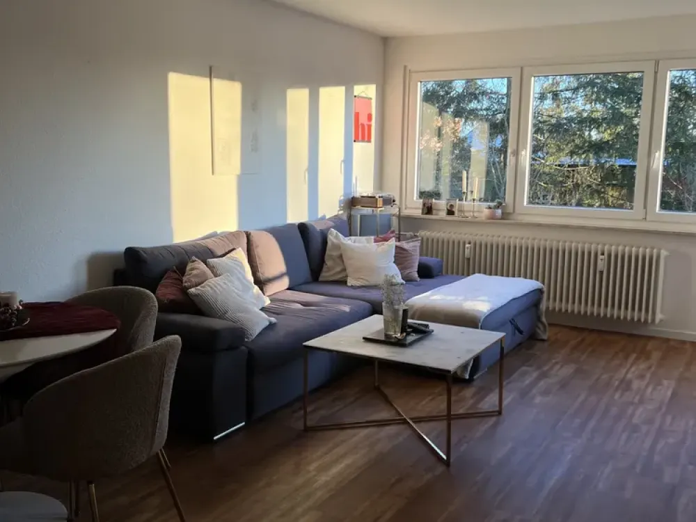 2-room apartment with covered balcony for sublet in very quiet street.
