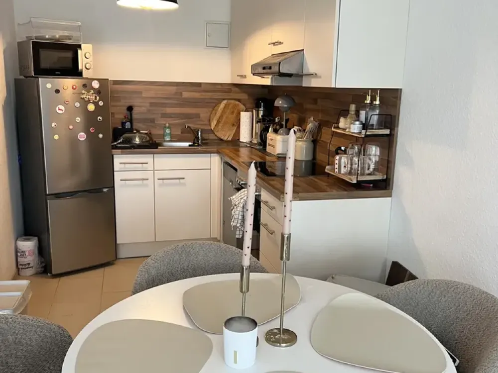 2-room apartment with covered balcony for sublet in very quiet street.