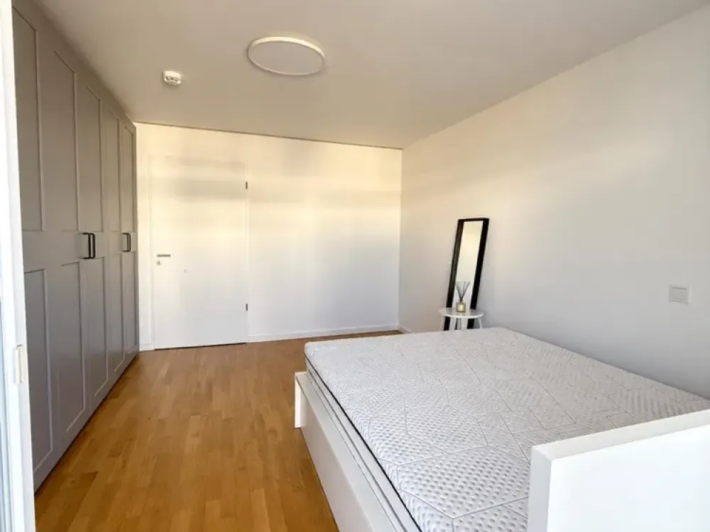 Lichtdurchflutete 3-Zimmer-Wohnung mit 2 Balkonen - zentral & ab 01.11. verfügbar
