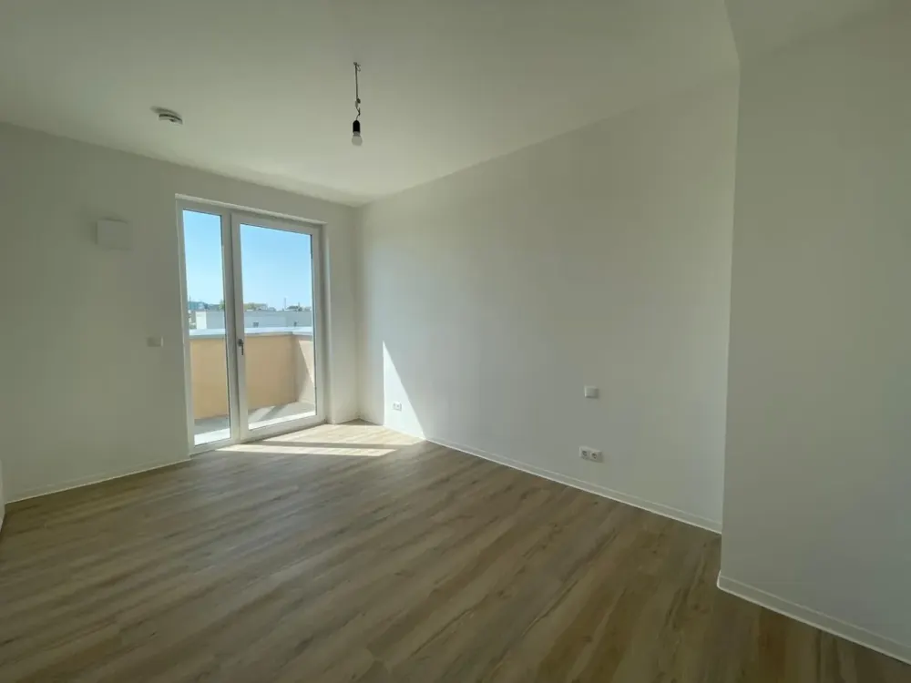 Spacious 2-Room New-Build Apartment with Large Roof Terrace in Zentrum-Ost | Optional with Fitted Kitchen