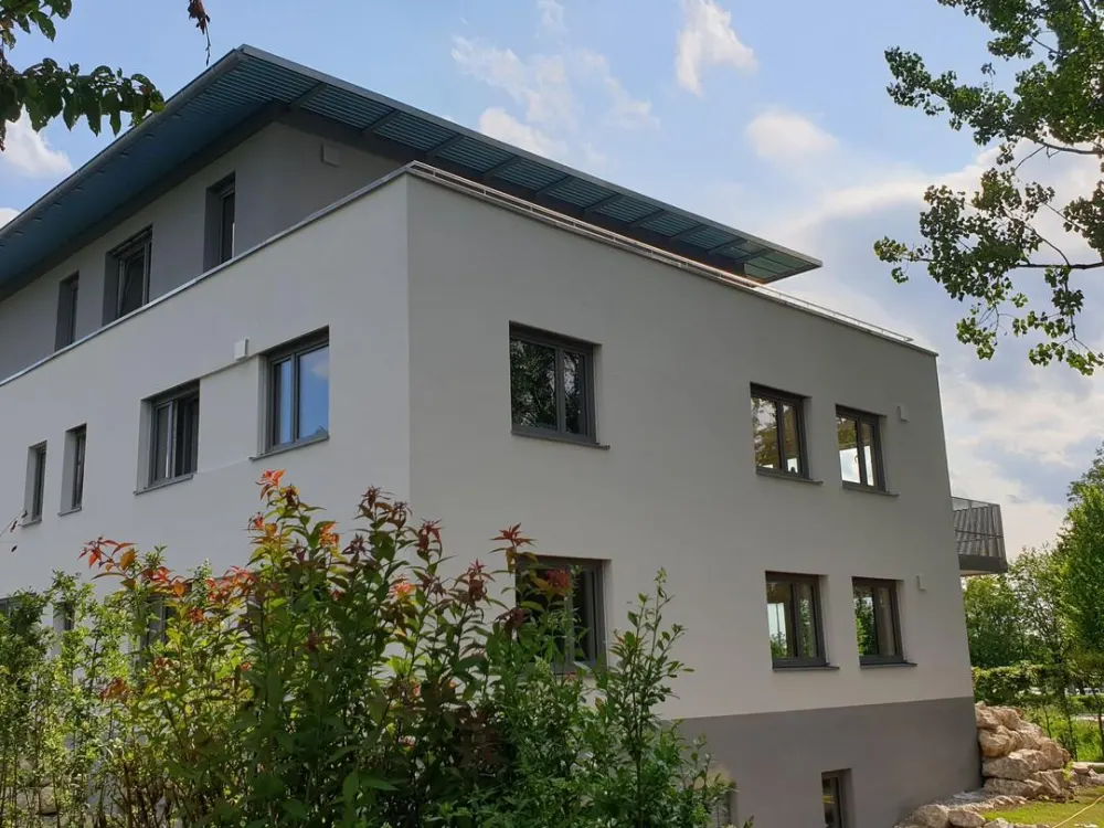 4-Room Penthouse Apartment with Huge Roof Terrace