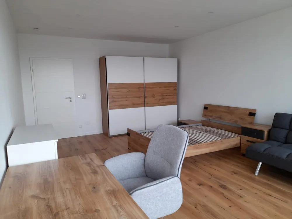 TOP renovated 4-room apartment