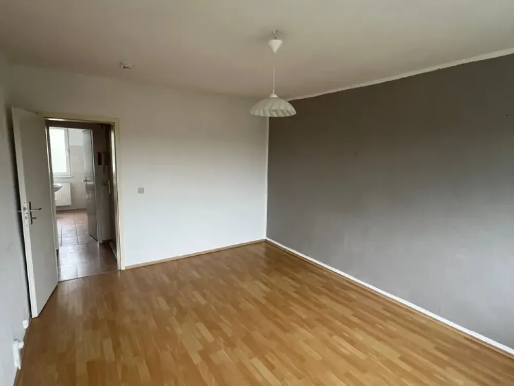 Attractive 3-Room Apartment with Fitted Kitchen and Daylight Bathroom with Shower