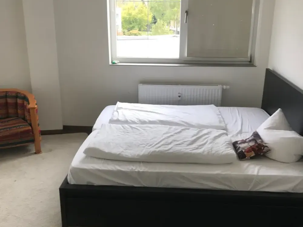 Bright 3-Room Apartment with Roof Terrace in Legefeld