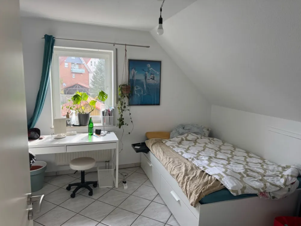 Room in Girls' Shared Flat