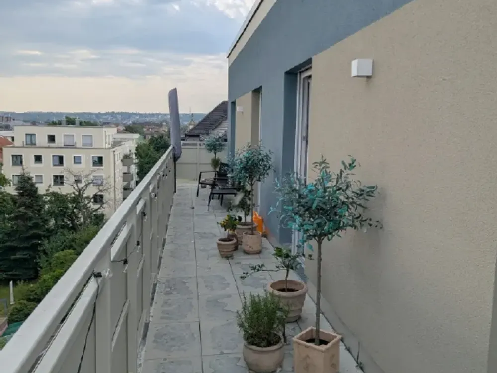 Panorama Penthouse with Wide View: 4 Rooms with Fitted Kitchen & Underground Parking