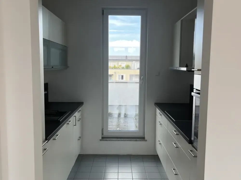 3-Zi DG-Penthouse + Lift in die Wohnung + lichtdurchflutet + 2 große Dachterrassen