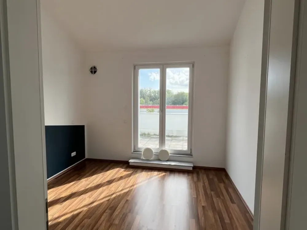 3-Zi DG-Penthouse + Lift in die Wohnung + lichtdurchflutet + 2 große Dachterrassen