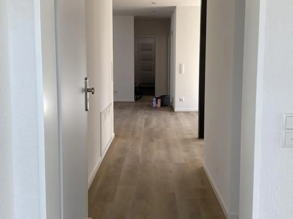4-Room Apartment in Dream Location with Tiled Stove, Balcony, Roof Terrace, Guest Bathroom and Garage