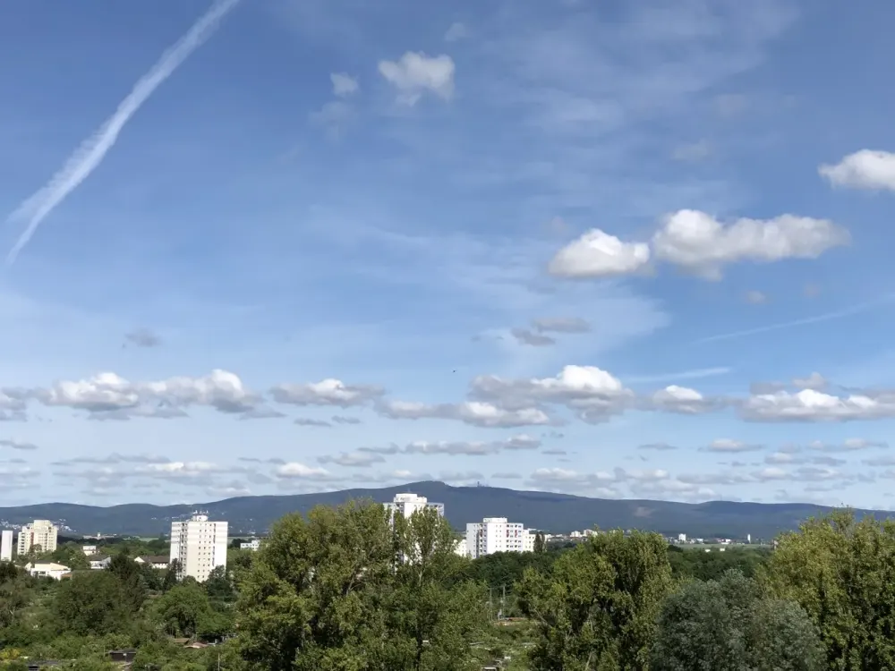 Wunderschöne helle Penthouse mit traumhaften Blicken in Bockenheim