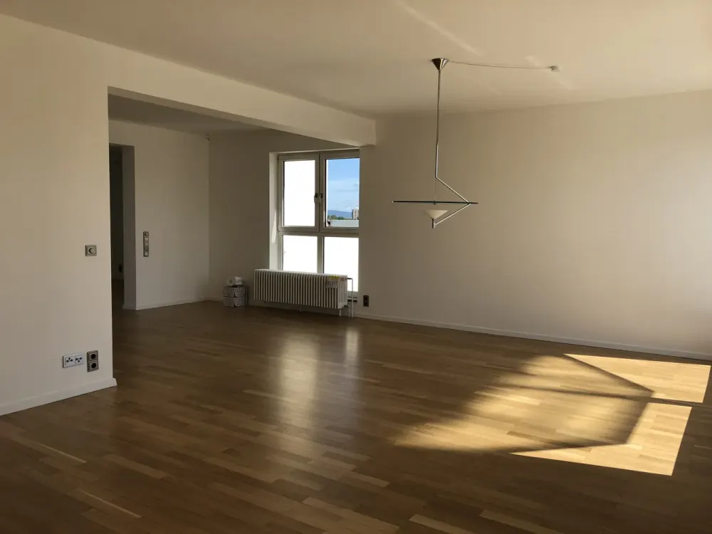 Wunderschöne helle Penthouse mit traumhaften Blicken in Bockenheim