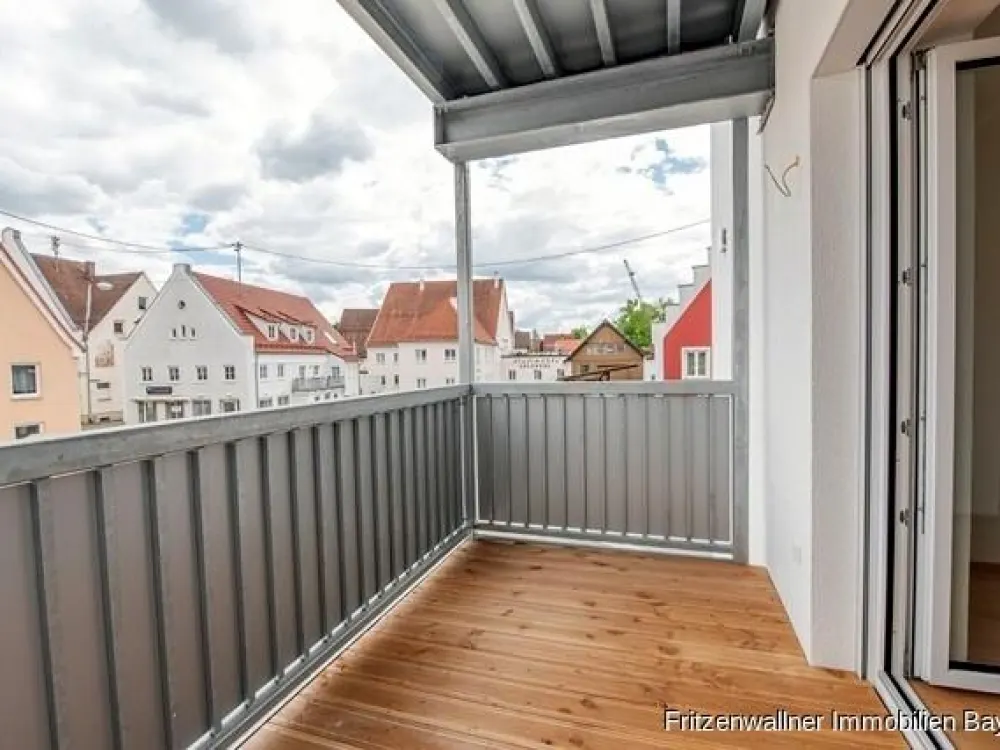 Helle 4,5-Zimmer-Wohnung mit Balkon & Aufzug