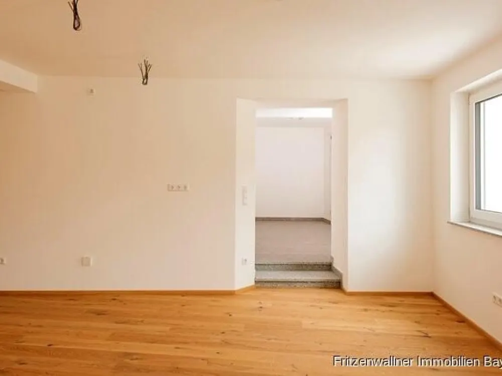 Helle 4,5-Zimmer-Wohnung mit Balkon & Aufzug