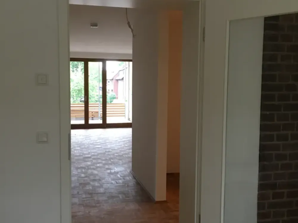 Münster-Mauritz: 2 rooms, fitted kitchen, bathroom, hallway, loggia with stairs to small garden, completely renovated