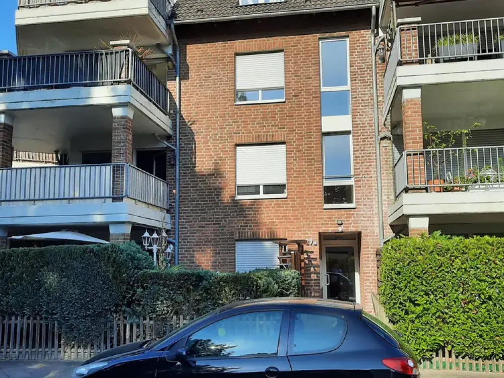 Beautiful Furnished Apartment with Balcony and Fitted Kitchen for Commuters