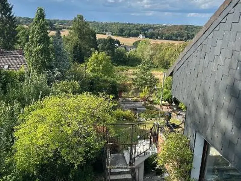 Bright and Spacious 2.5-Room Apartment with Large Balcony in Bochum-Stiepel