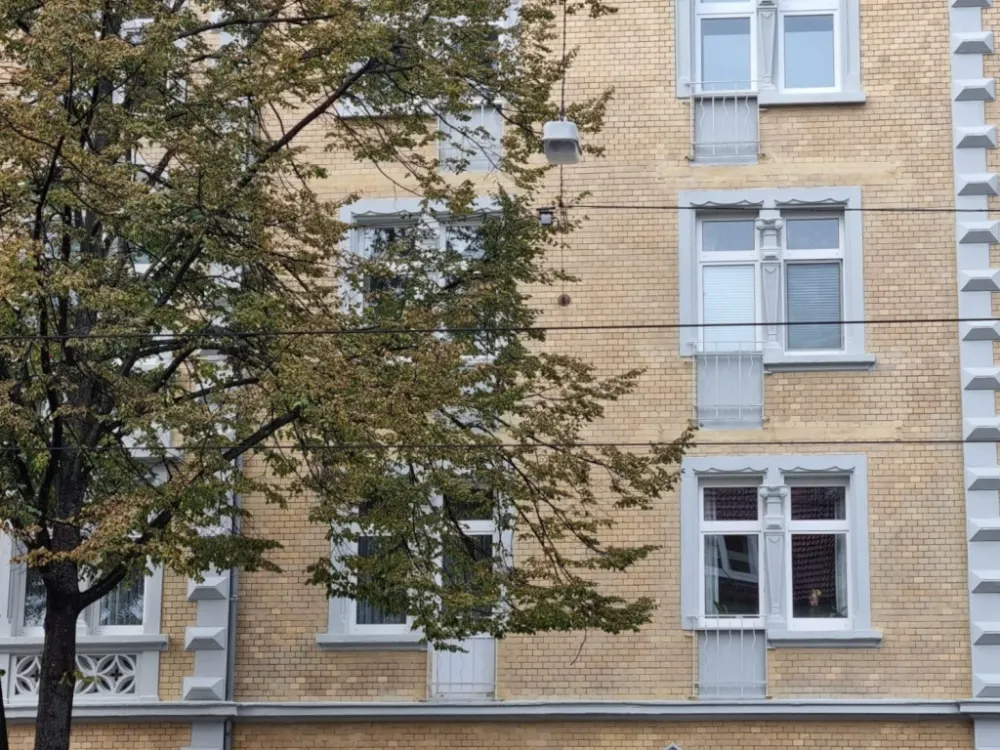 Chic spacious 4-room studio attic apartment with fitted kitchen and modern bathroom for up to 3 persons/students (shared flat)/young professionals in Südstadt at Staatspark Karlsaue