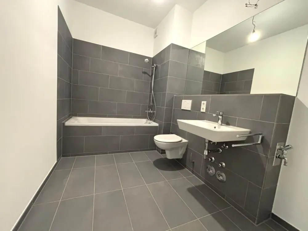 4-room apartment (Type 13) with private garden, two bathrooms and cellar