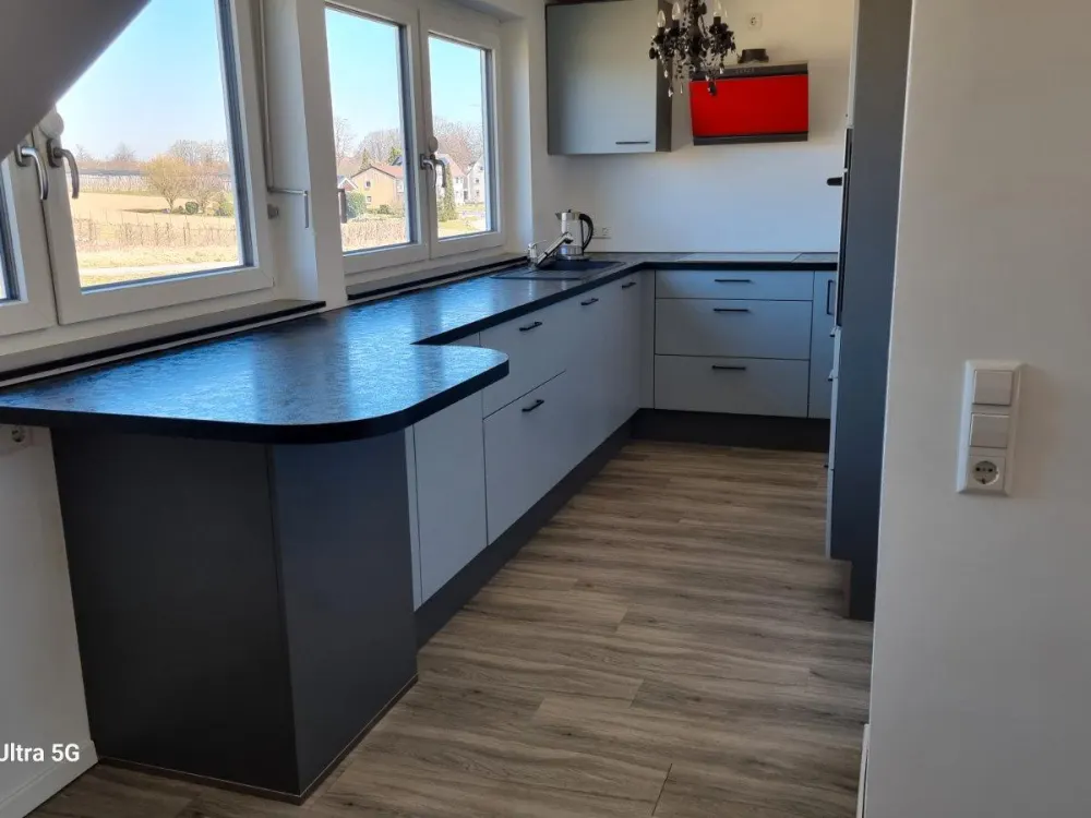 3.5 Room Attic Apartment Friedrichshafen-Waggershausen