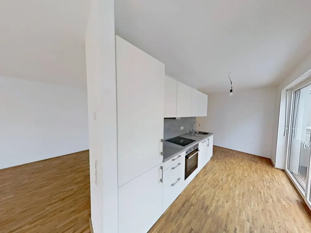 Stylish 2-Room Apartment with Balcony and Fitted Kitchen!
