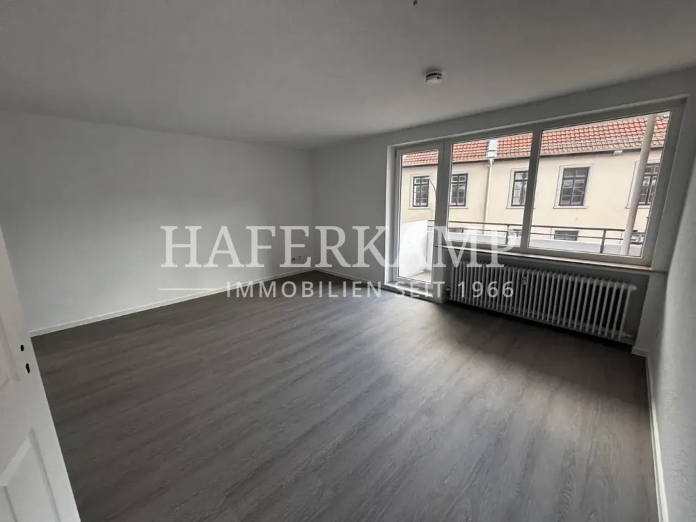 zentral gelegene geräumige 2-Zimmer Wohnung mit 2 Balkonen
