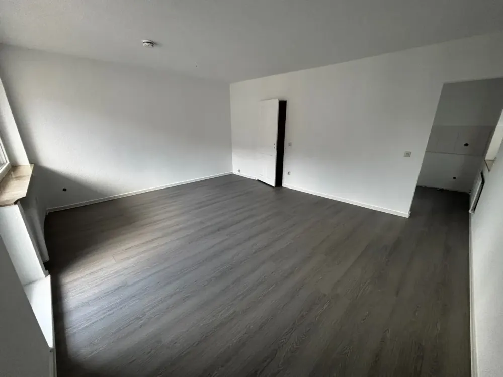 zentral gelegene geräumige 2-Zimmer Wohnung mit 2 Balkonen