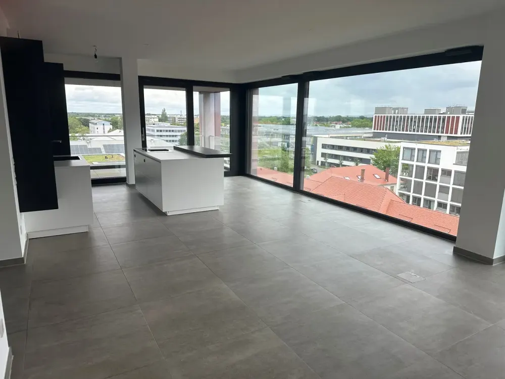 Hofgarten Karree | Panoramic Apartment on 6th Floor | 94 m² | Ceiling Cooling & Loggia