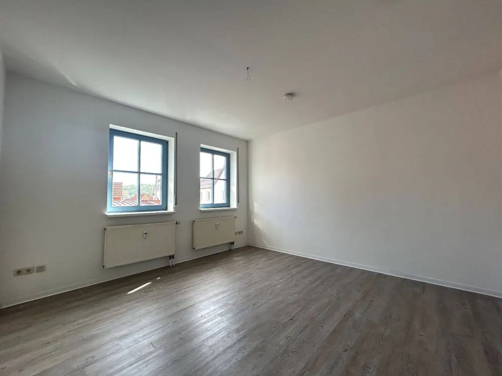Bright 2-Room Apartment with Garden and Newly Renovated Rooms in Erfurt Hochheim