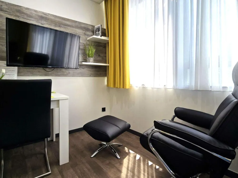 Single Apartment, fully equipped, practical & comfortable, best location Offenbach
