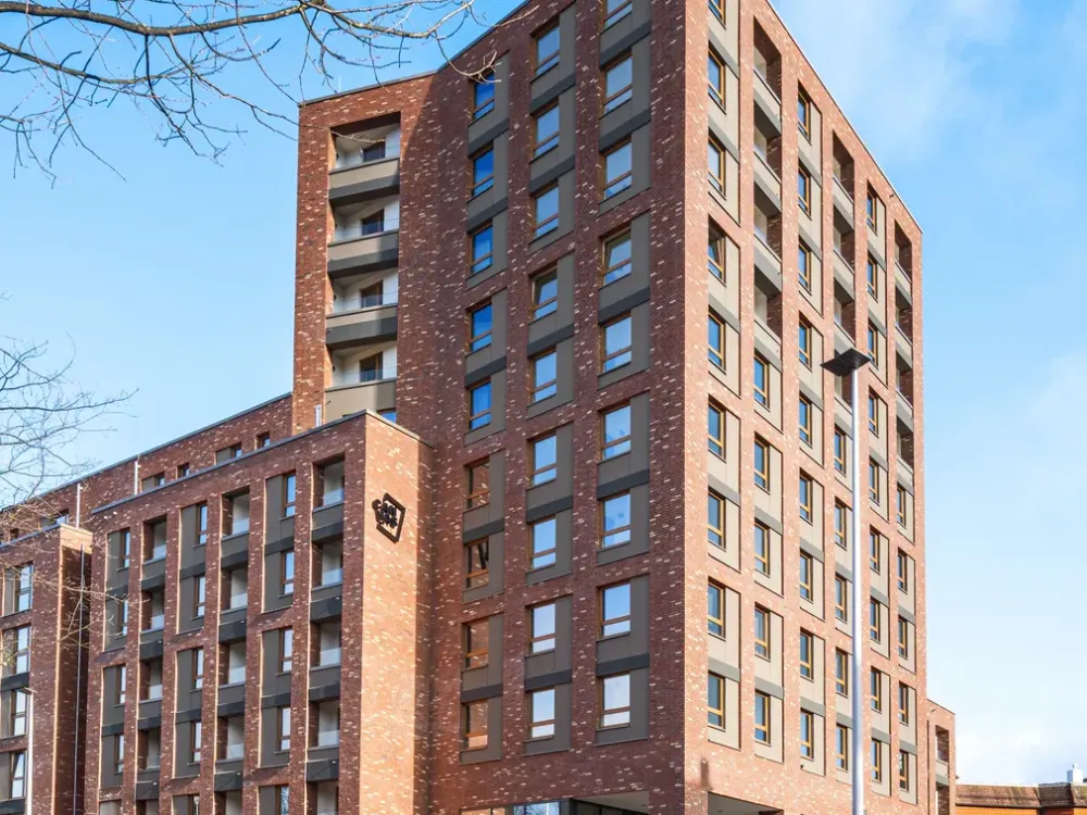 Exclusive Living in Hamburg: Furnished Studio Apartment with Many Extras and Ideal Connections